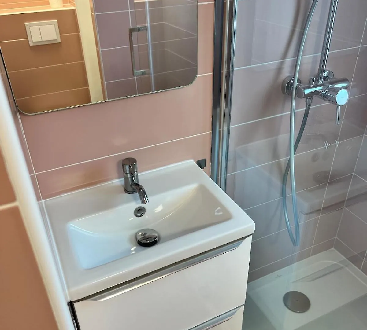 Apartment Charmant Studio En Bord De Mer Antibes